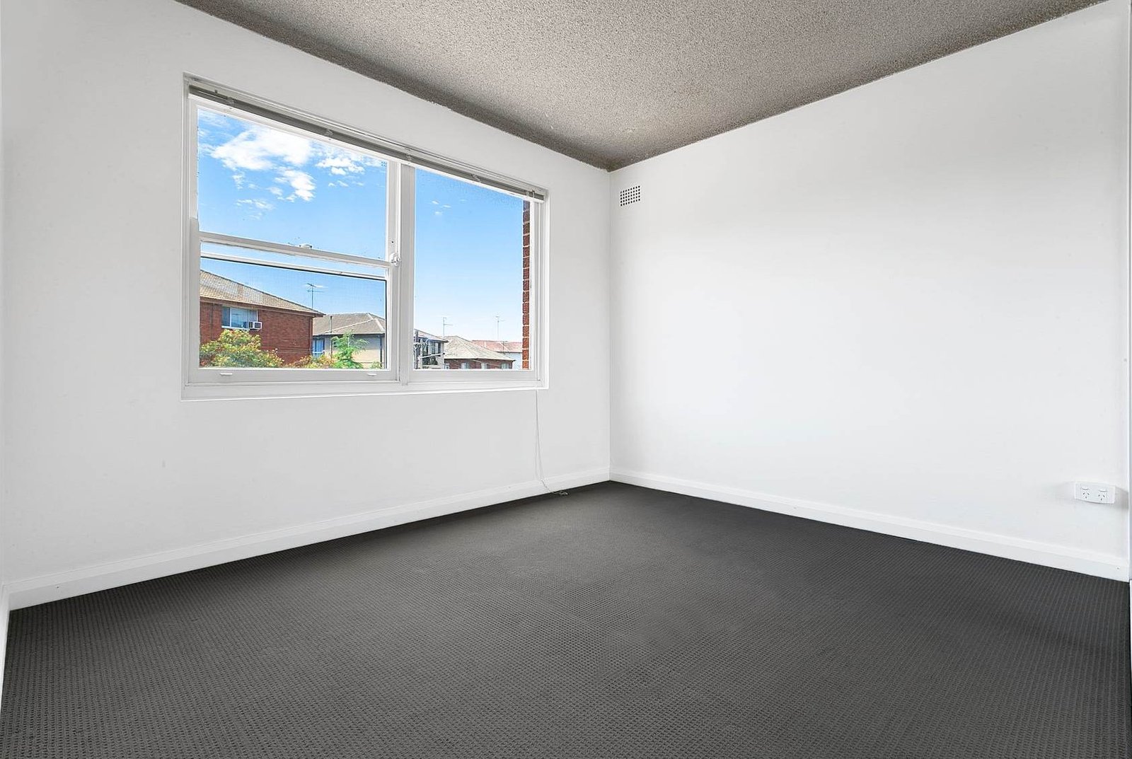 4/13 Brittain Crescent HILLSDALE 3