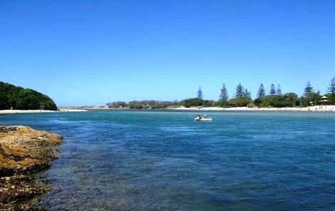 4/13 Bullimah Ave  BURLEIGH HEADS 5