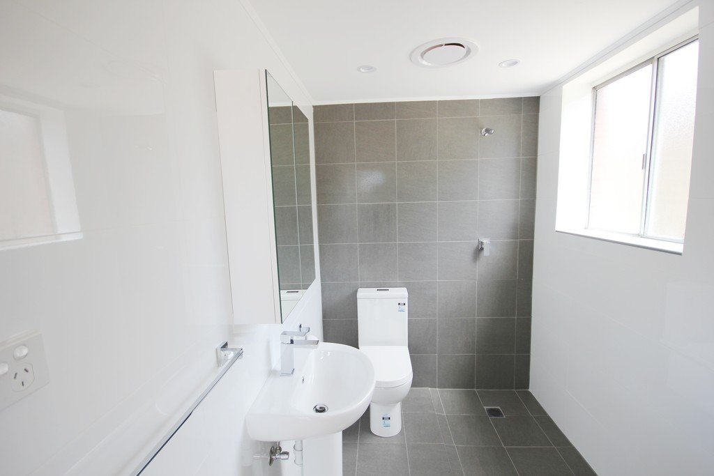 4/13 McKern Street CAMPSIE 4