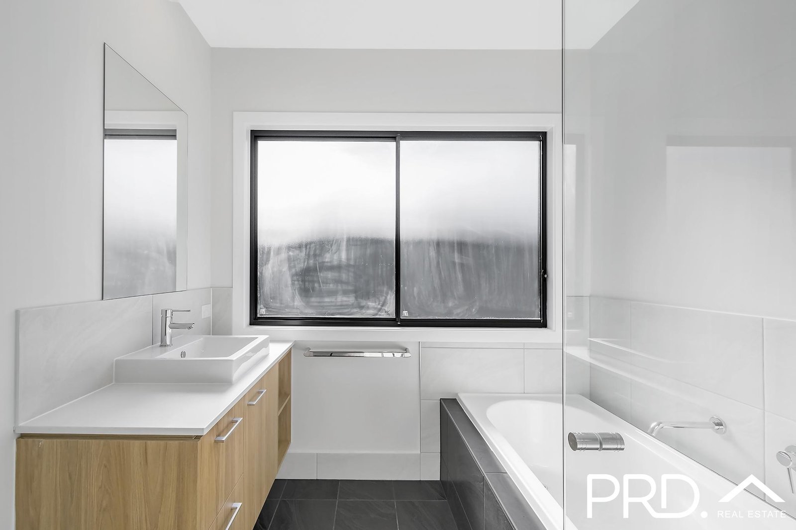 4/13 Robert Street MUDGEERABA 10