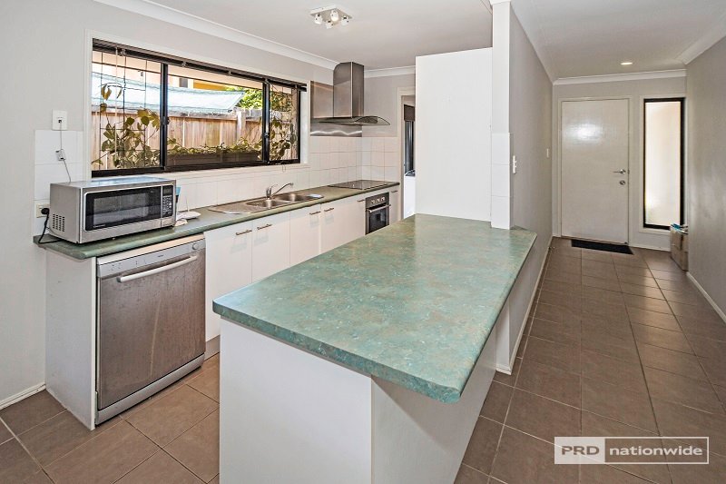 4/13 Schneider Avenue LABRADOR 4