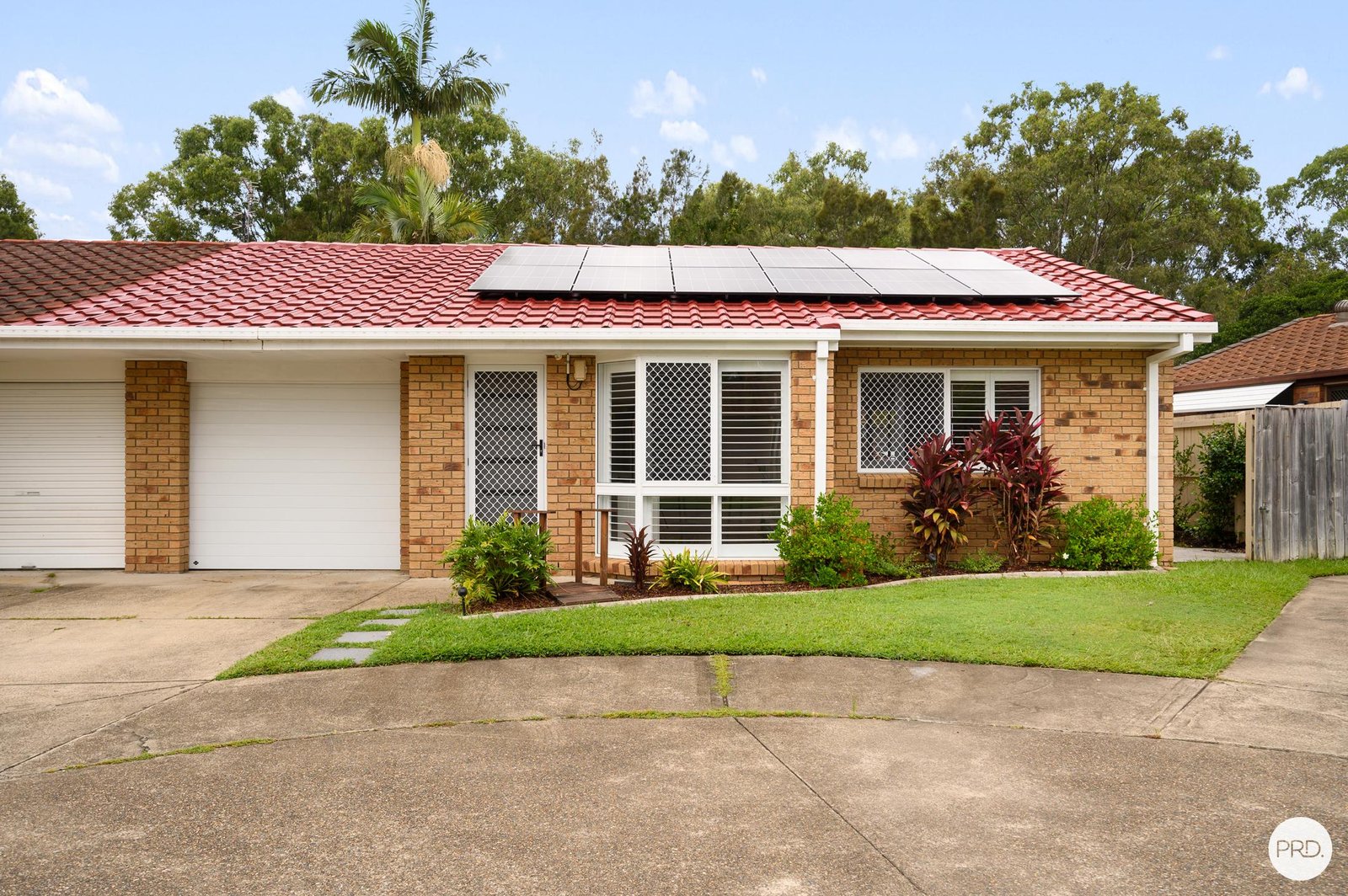 4/13 Stephanie Court LABRADOR 1