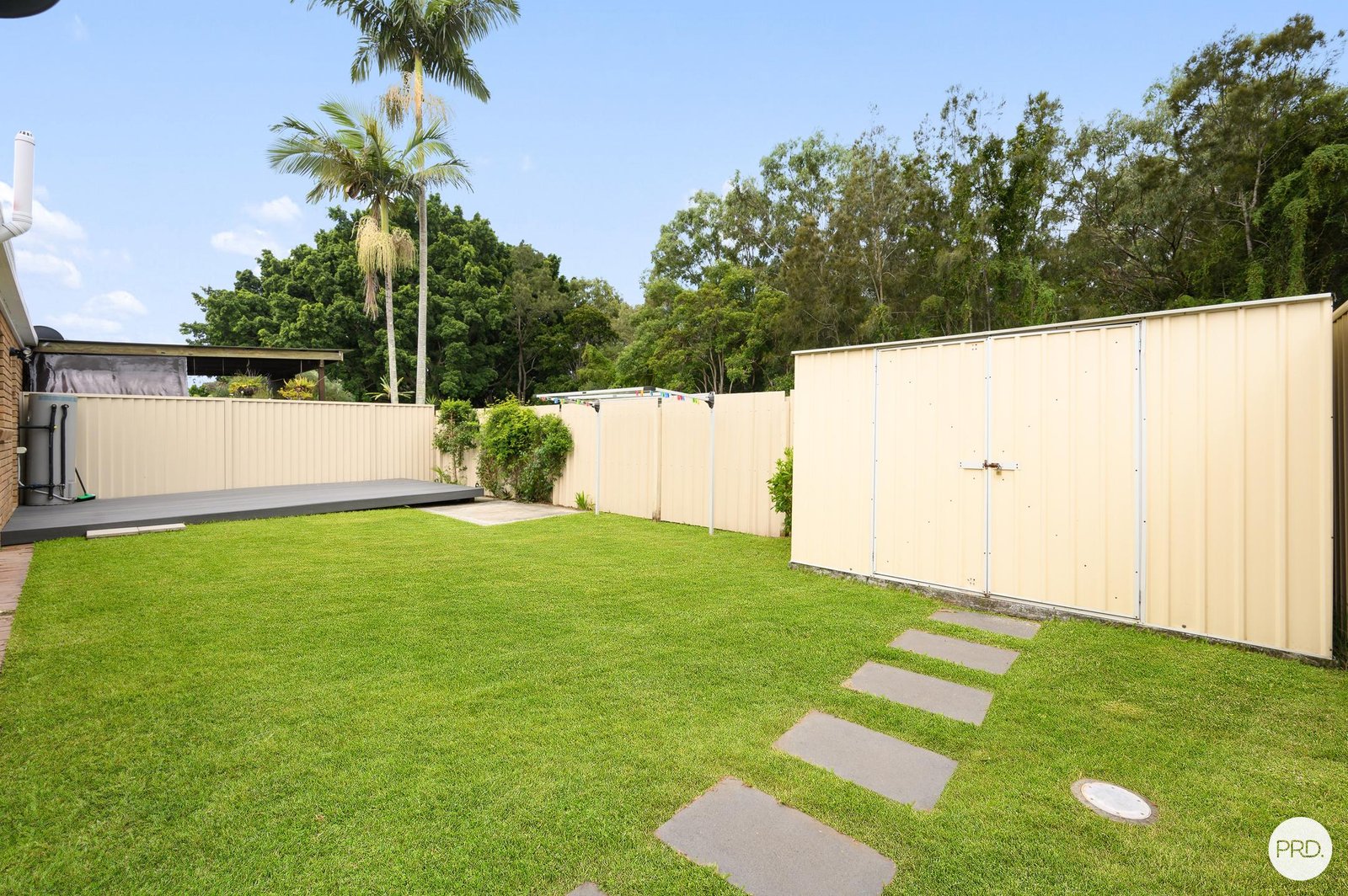 4/13 Stephanie Court LABRADOR 11