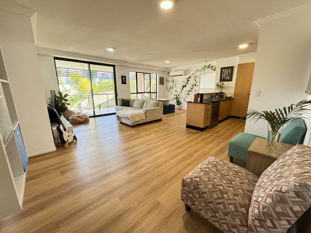 4/13 Stephens Street Burleigh Heads 1