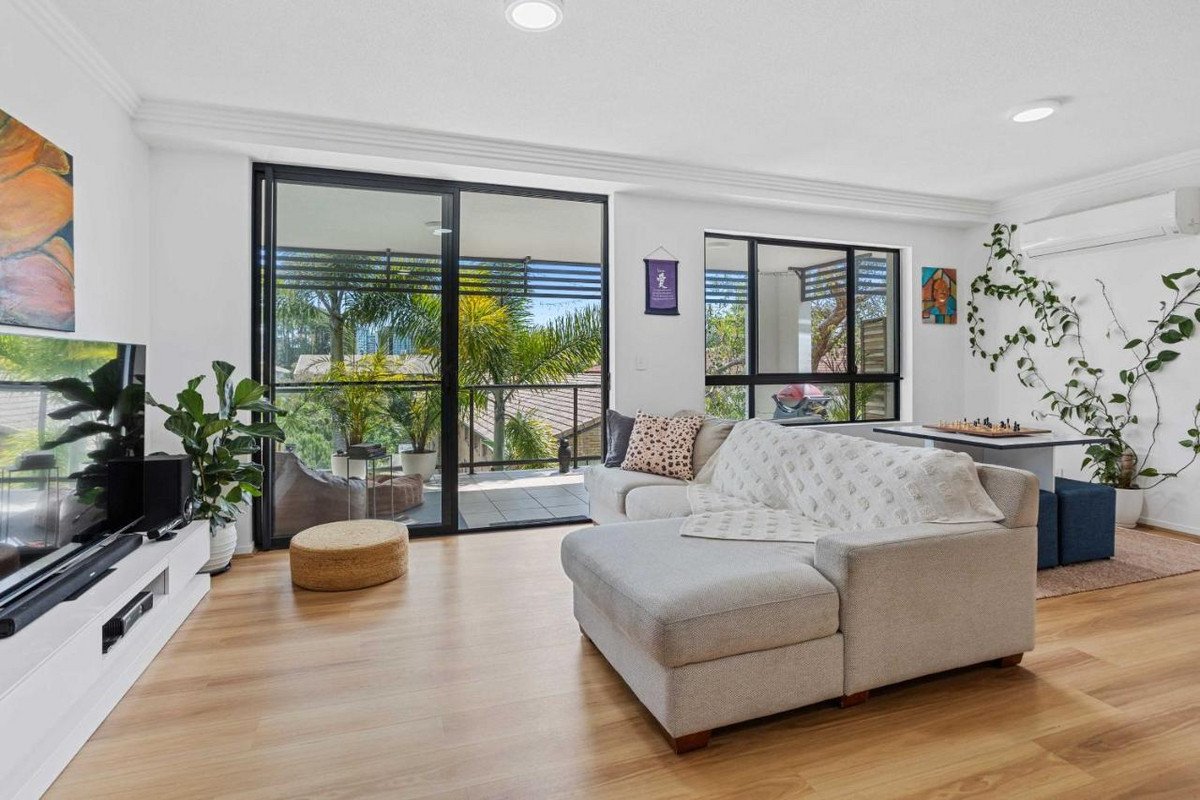 4/13 Stephens Street Burleigh Heads 8