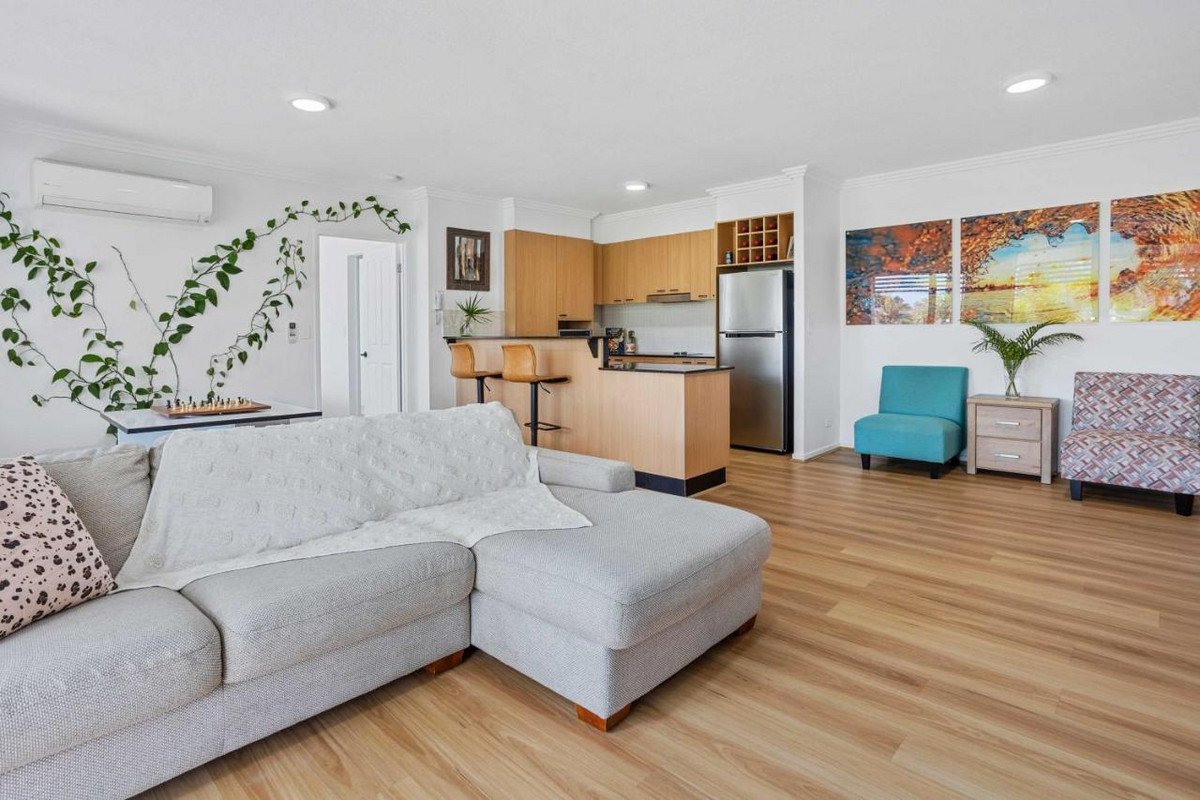 4/13 Stephens Street Burleigh Heads 9