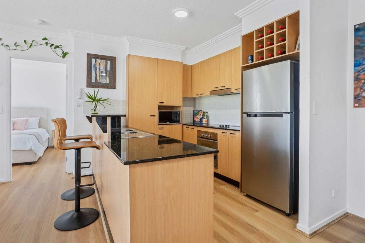 4/13 Stephens Street Burleigh Heads 11