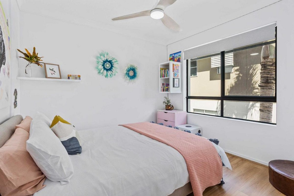 4/13 Stephens Street Burleigh Heads 22