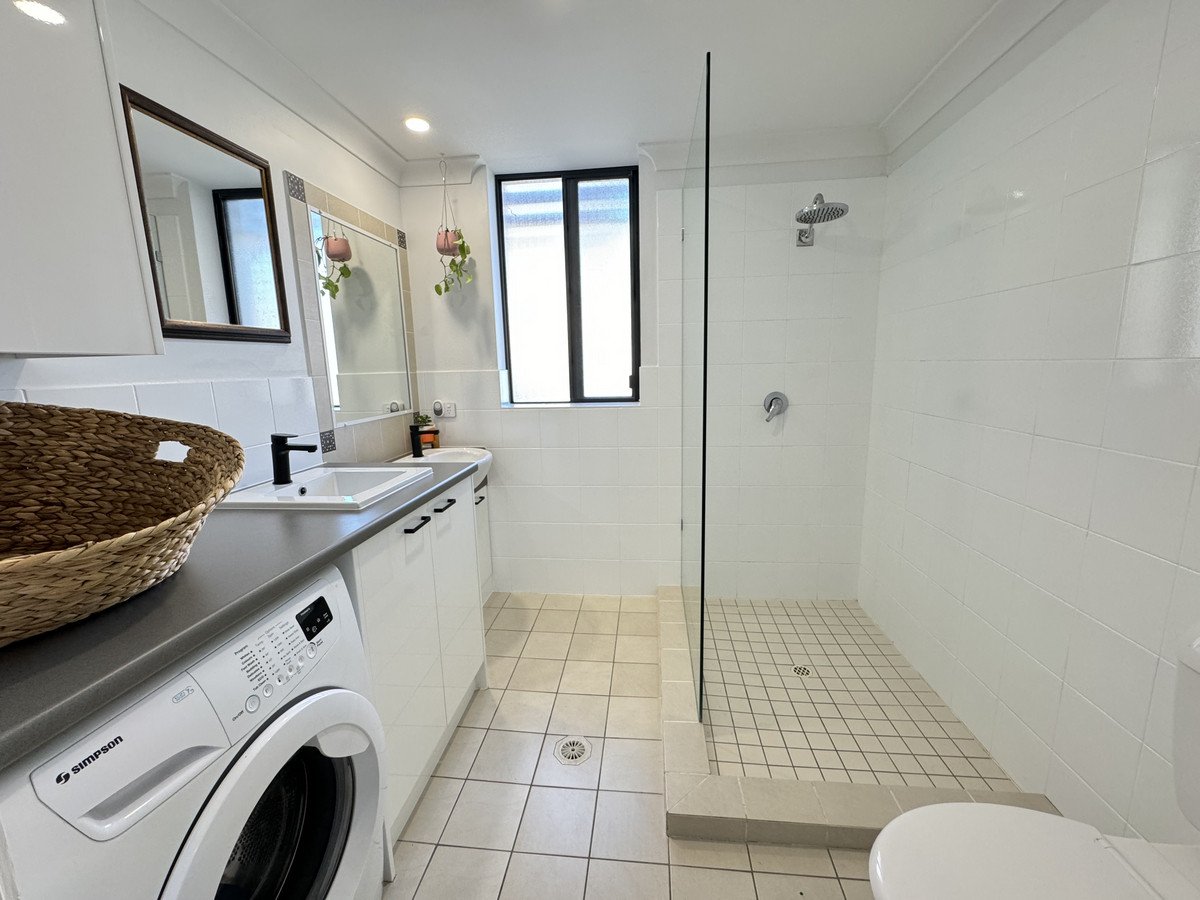 4/13 Stephens Street Burleigh Heads 24