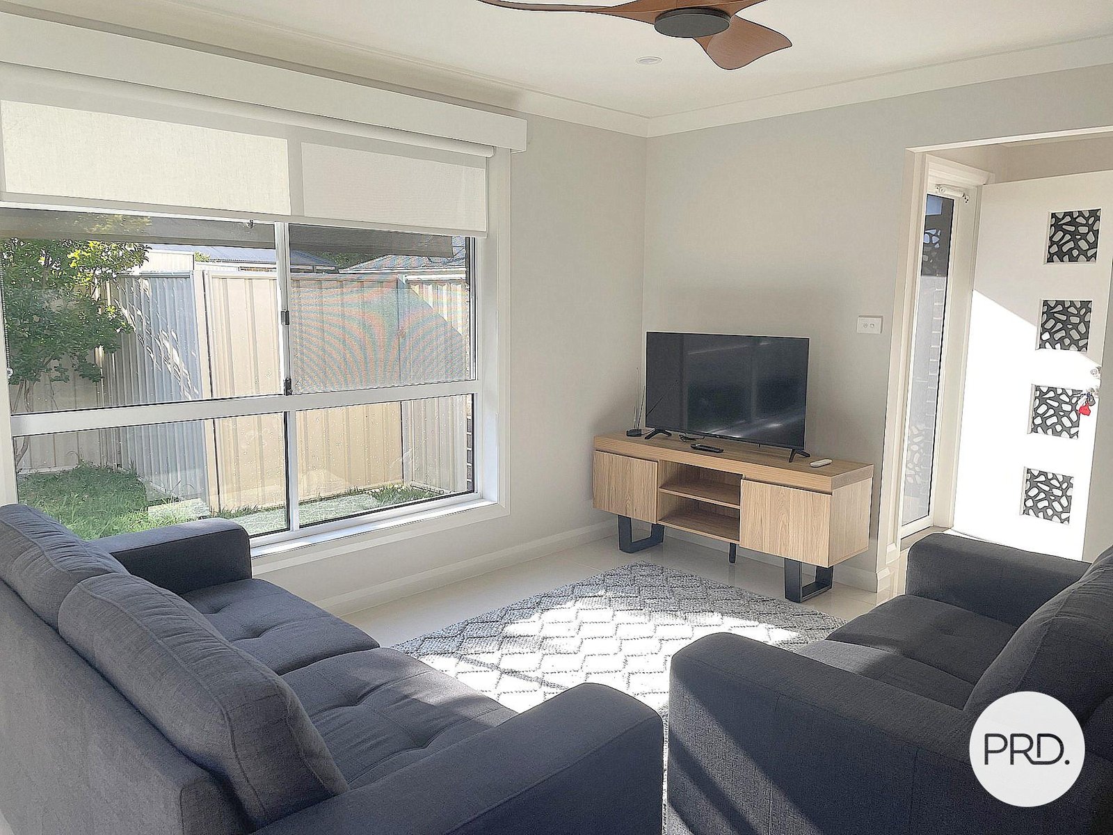 4/13 Turquoise Way ORANGE 3