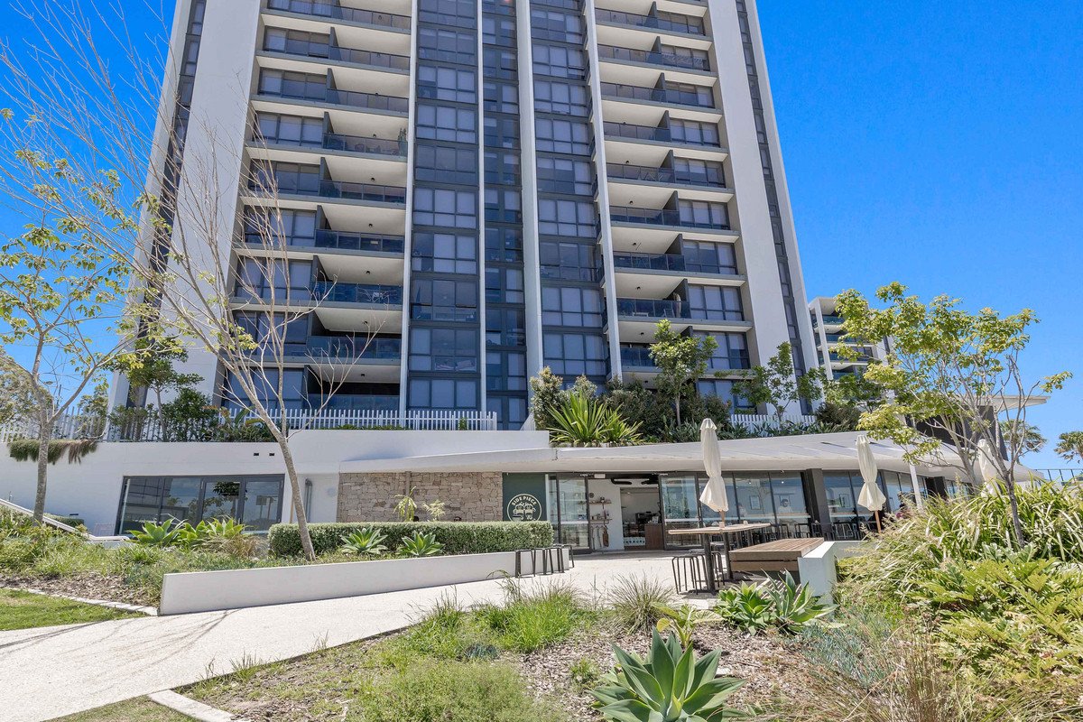 41304/2 Main Street Varsity Lakes 4