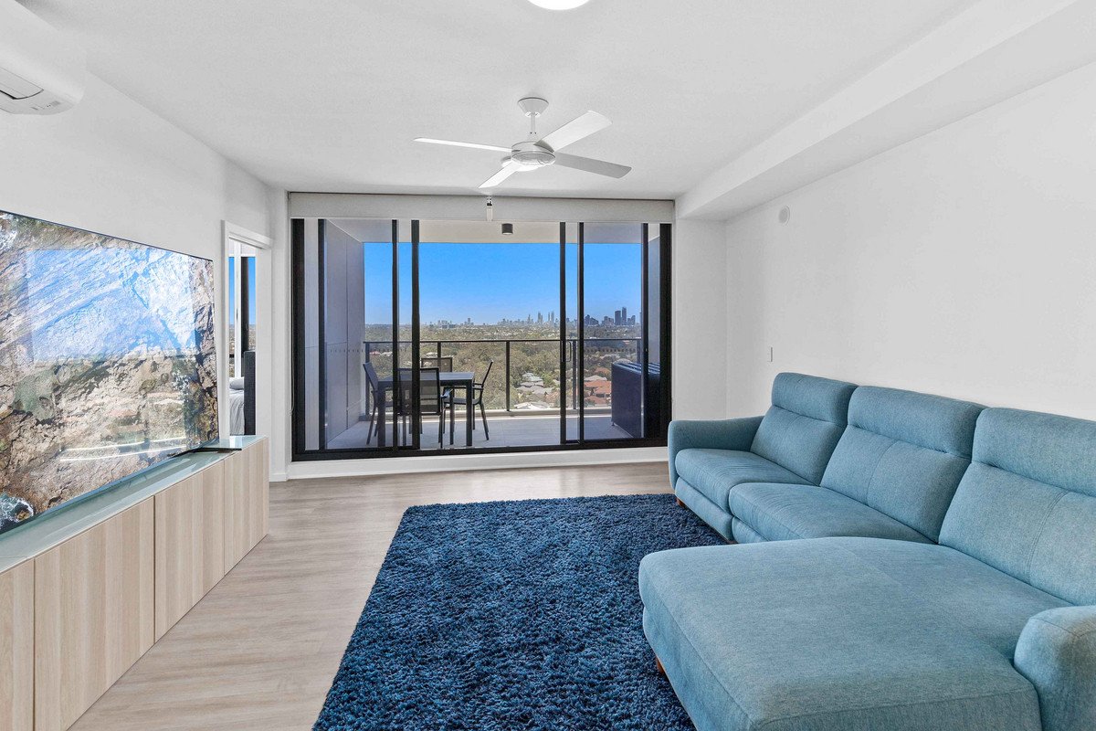 41304/2 Main Street Varsity Lakes 6