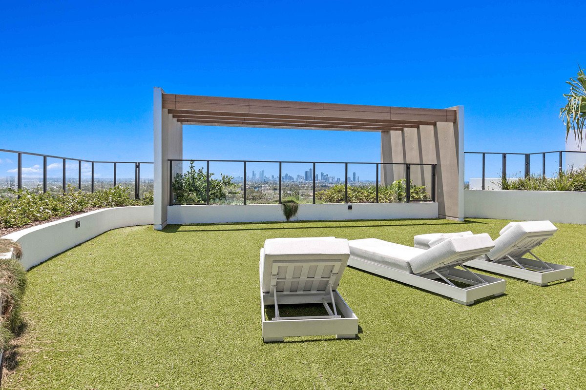 41304/2 Main Street Varsity Lakes 15