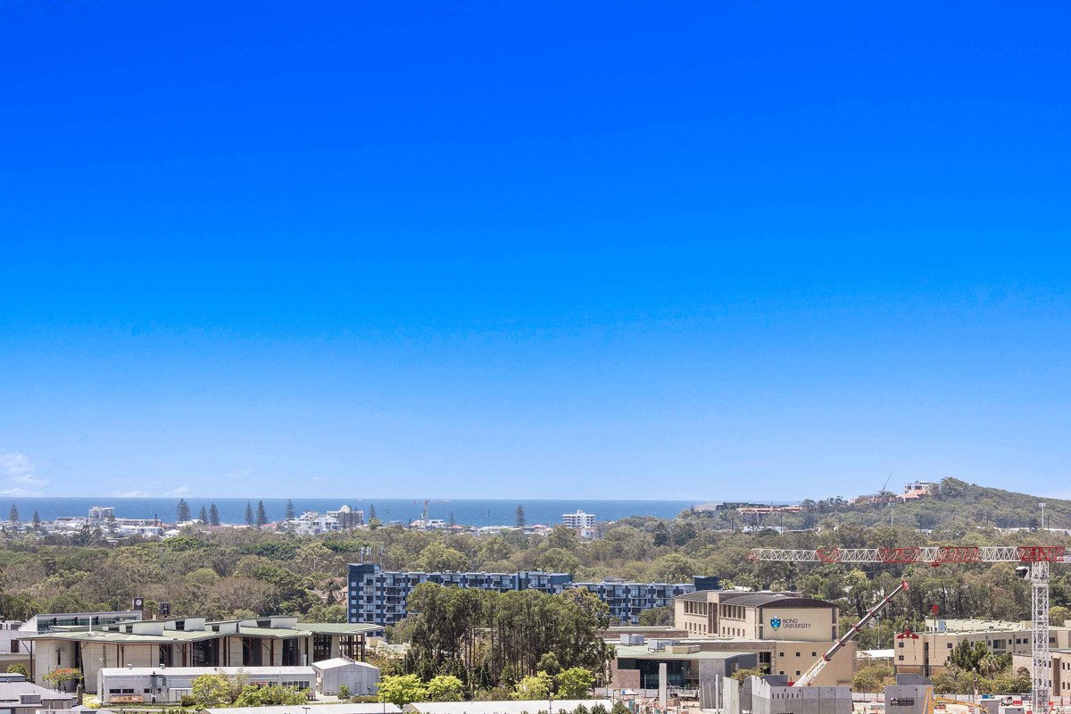 41304/2 Main Street Varsity Lakes 17