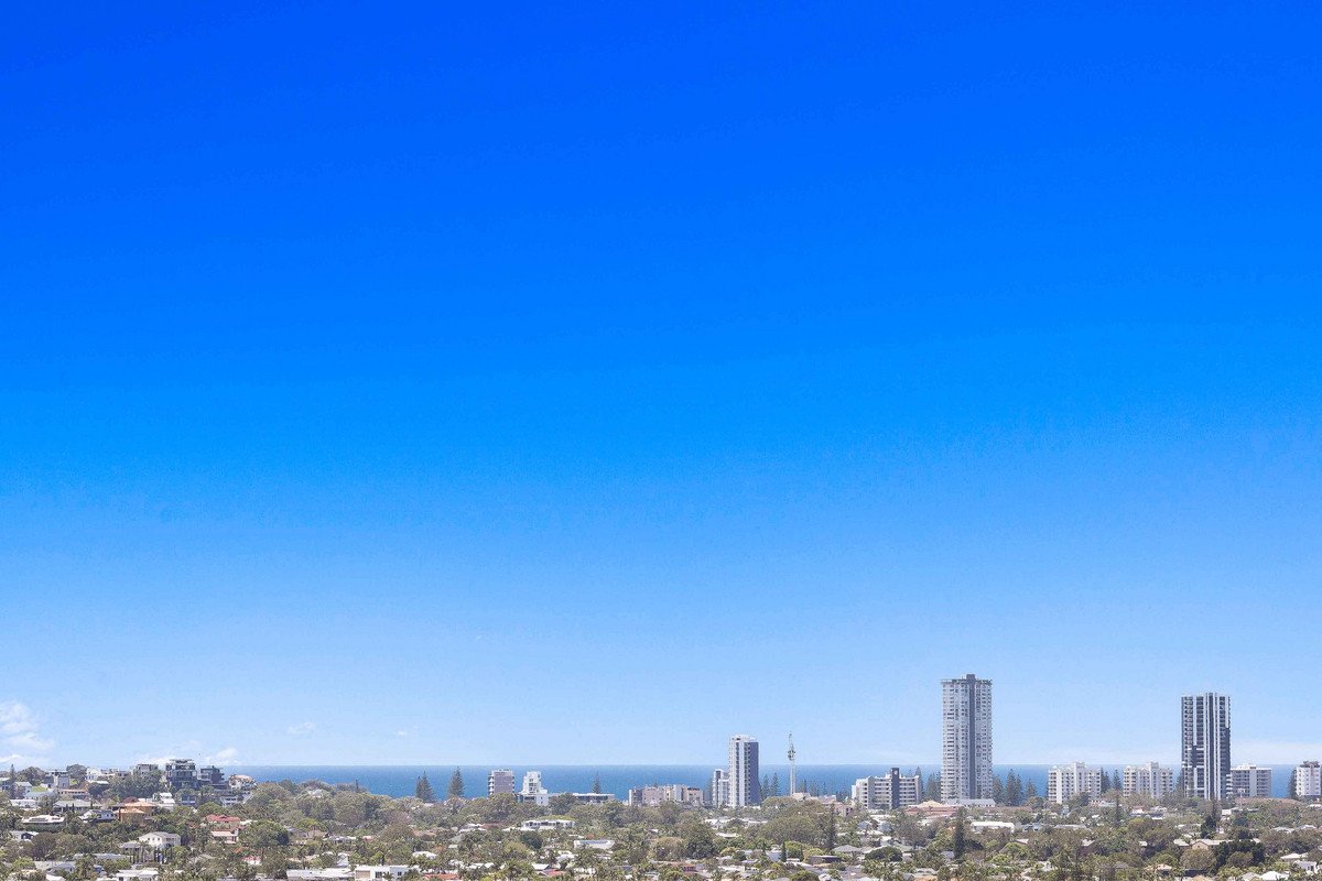 41304/2 Main Street Varsity Lakes 18