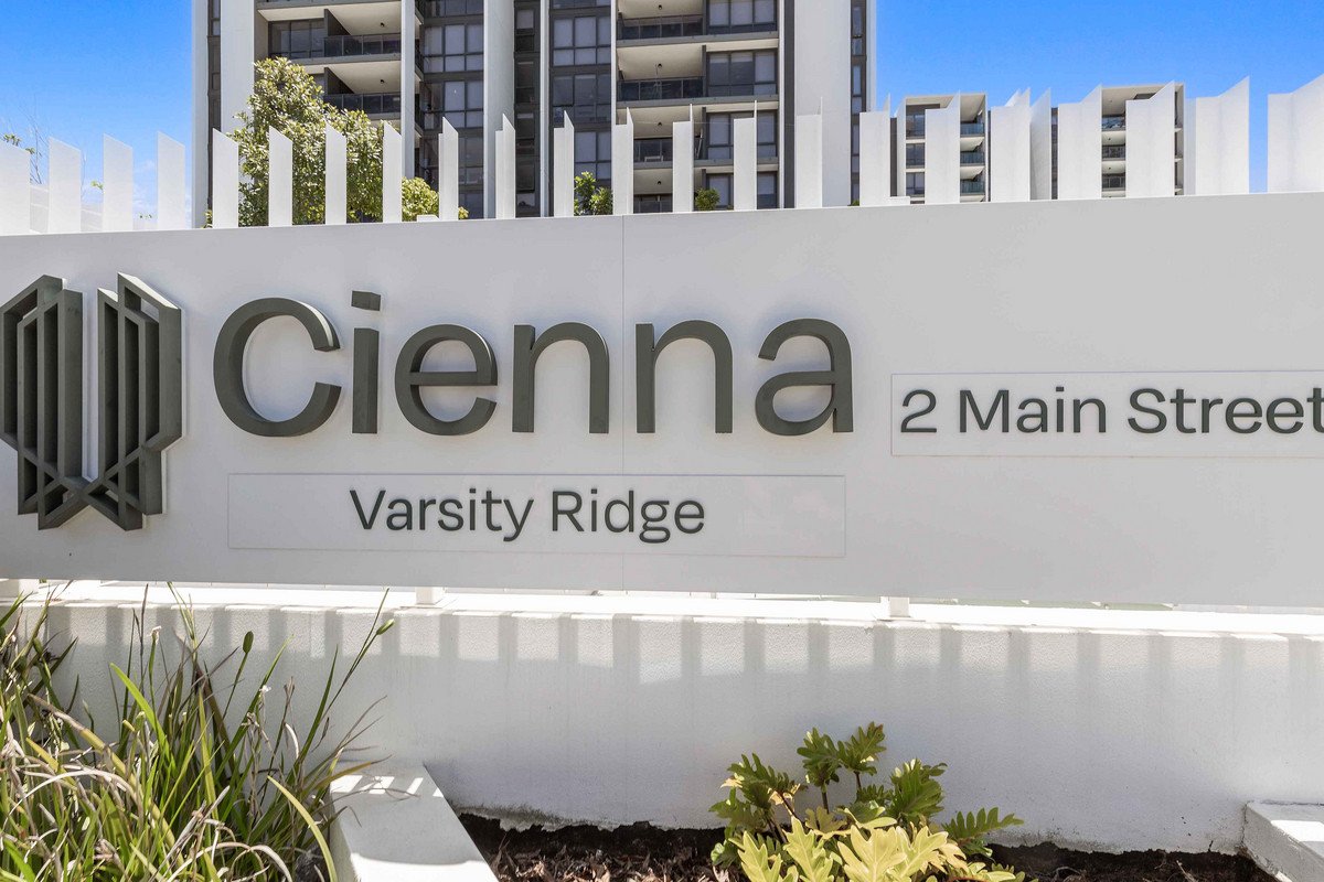 41304/2 Main Street Varsity Lakes 22