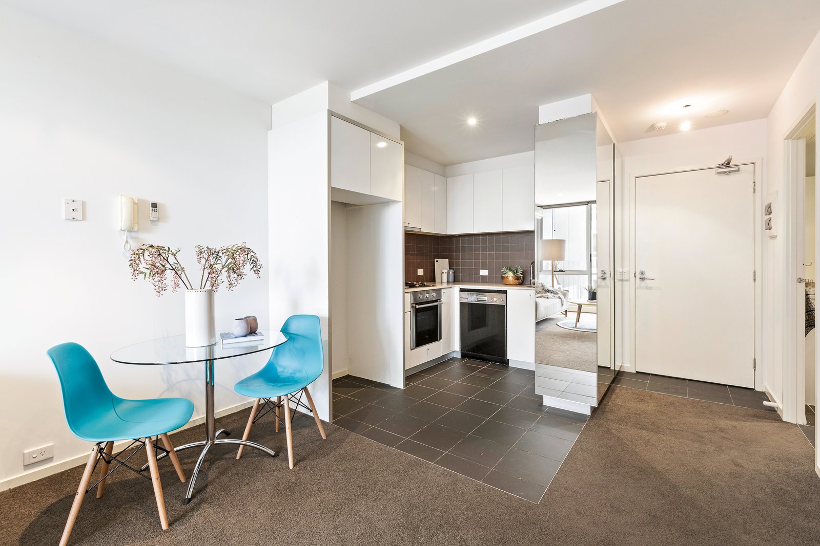Gallery: 413/163 Inkerman Street