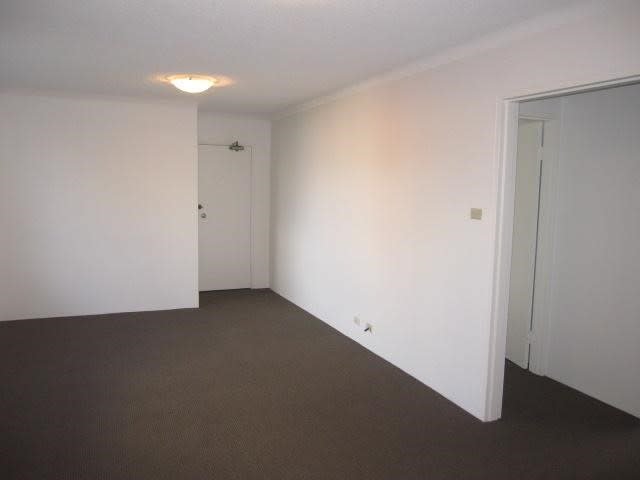 4/136 Hastings Parade BONDI BEACH 3