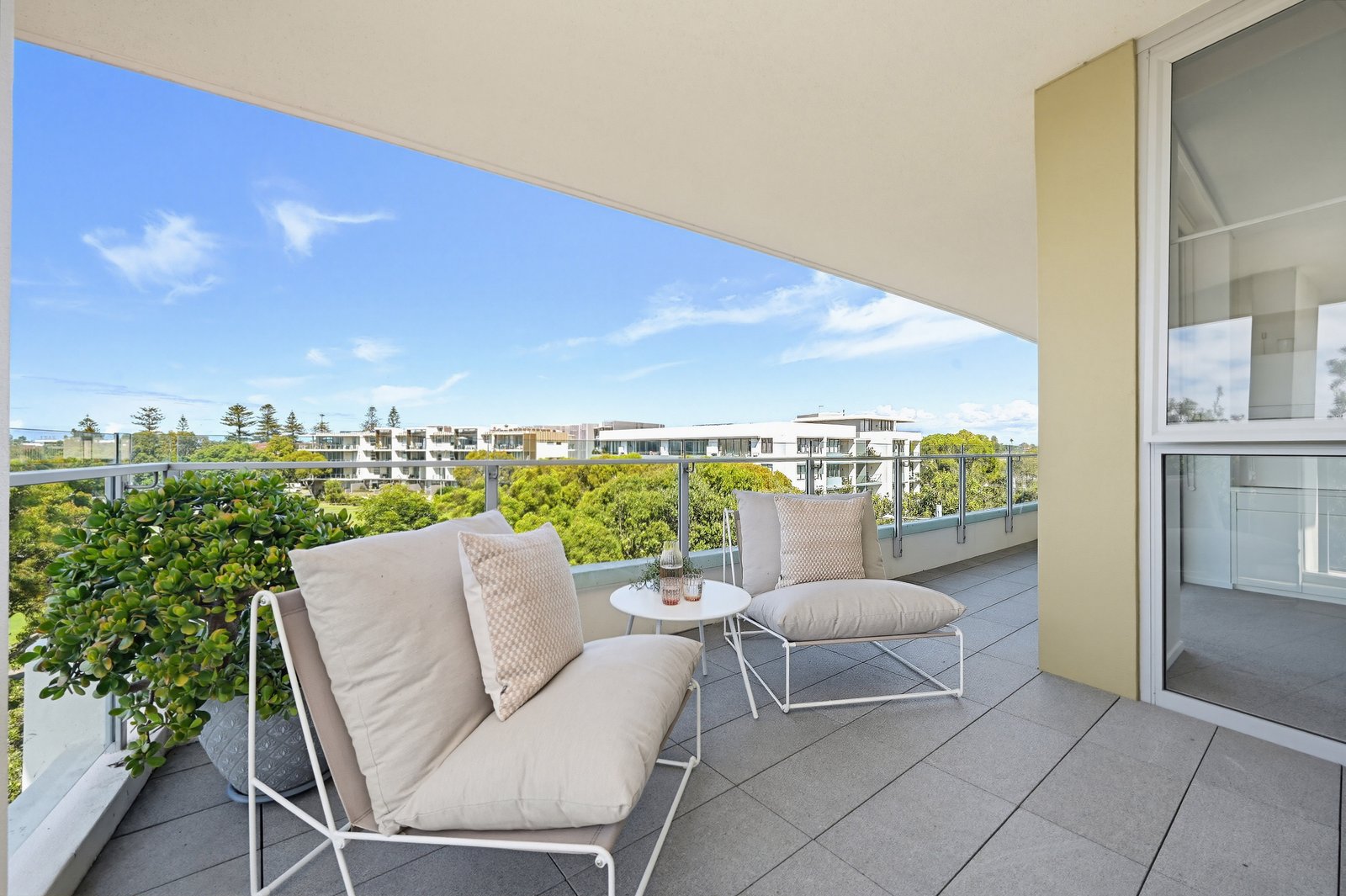 413/8 Jenner Street LITTLE BAY 10
