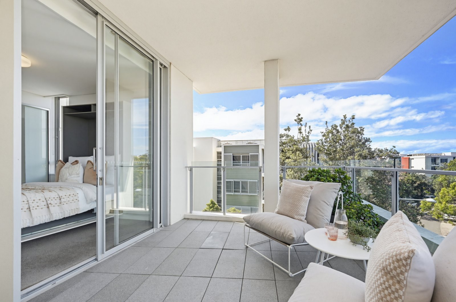 413/8 Jenner Street LITTLE BAY 11