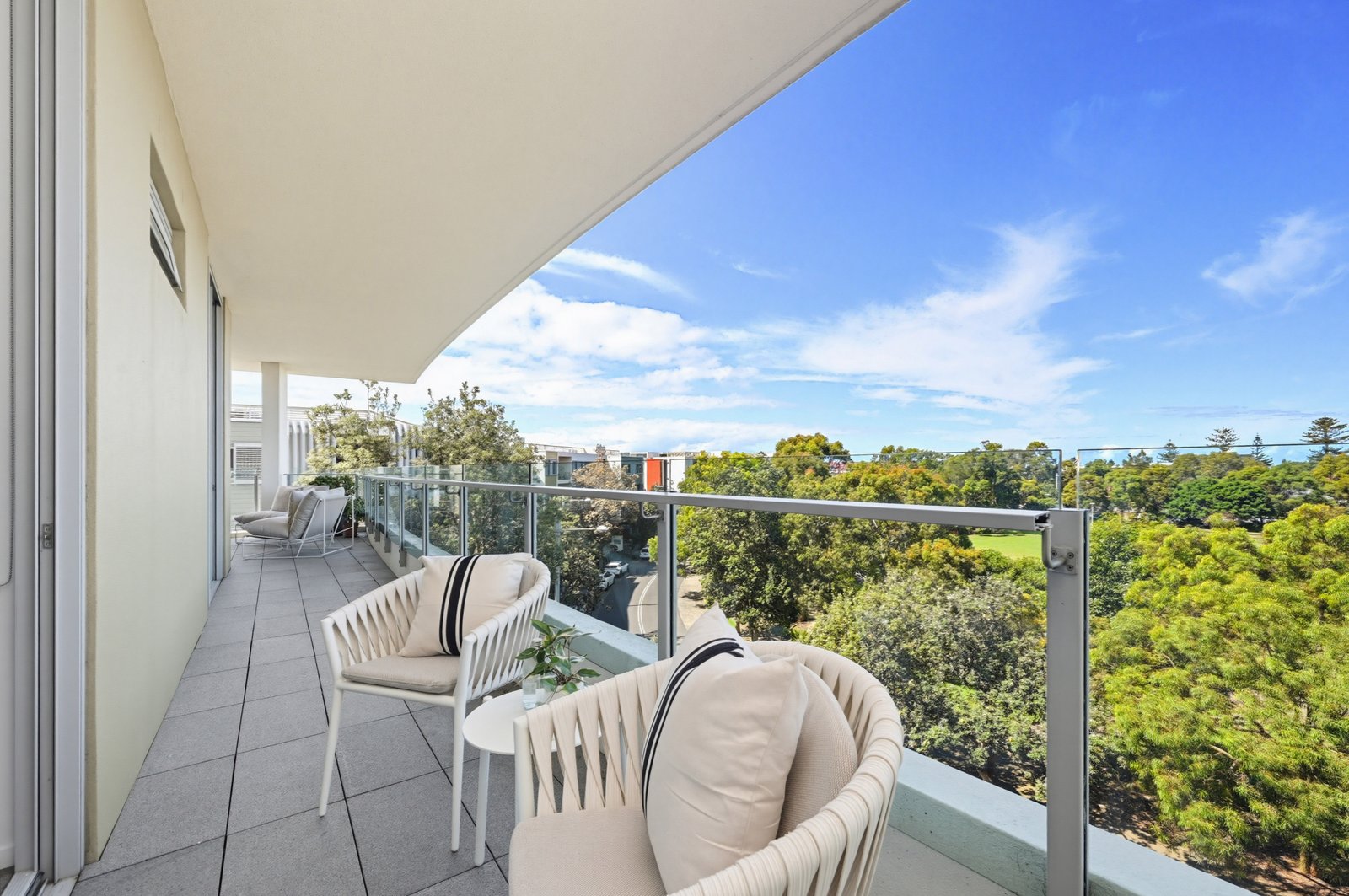 413/8 Jenner Street LITTLE BAY 14