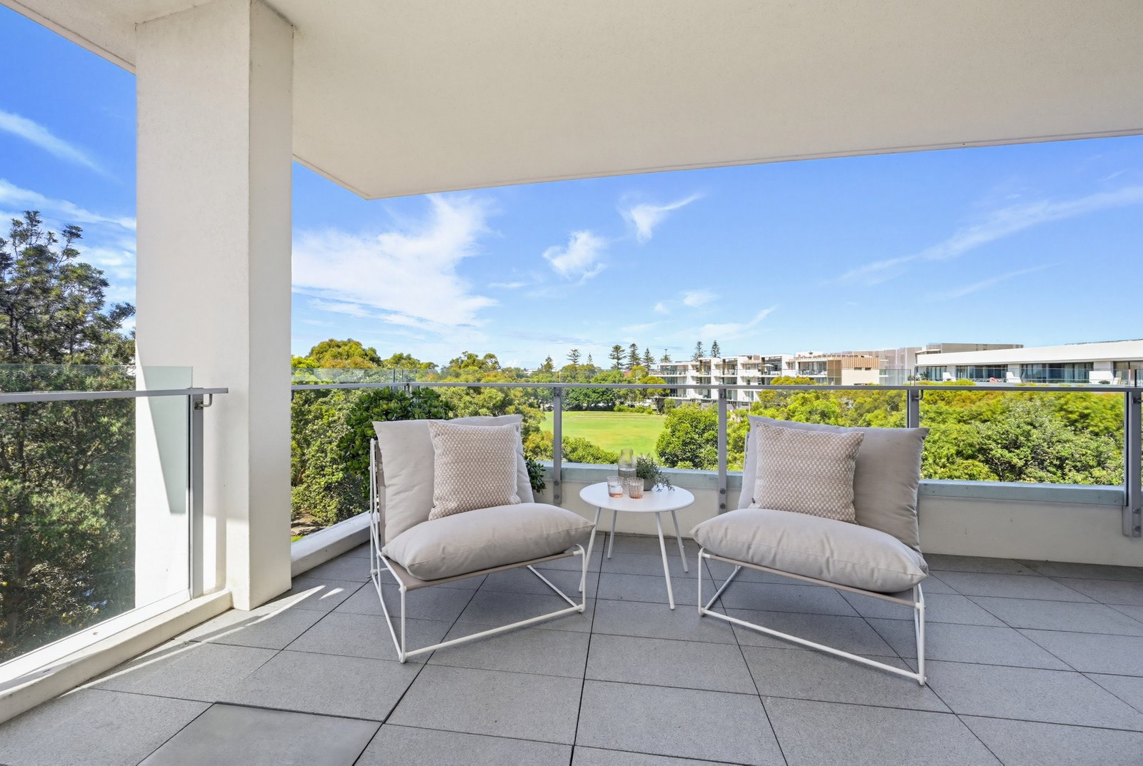 413/8 Jenner Street LITTLE BAY 19
