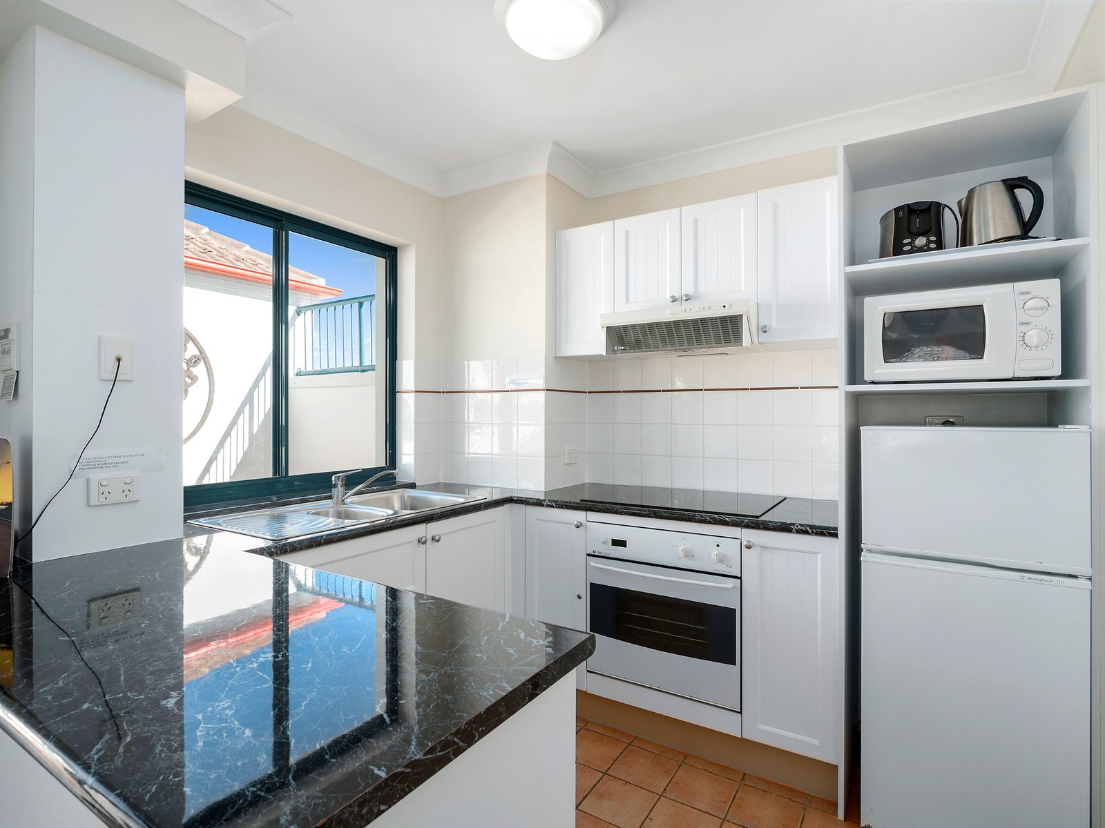 413/99 Griffith Street COOLANGATTA 4