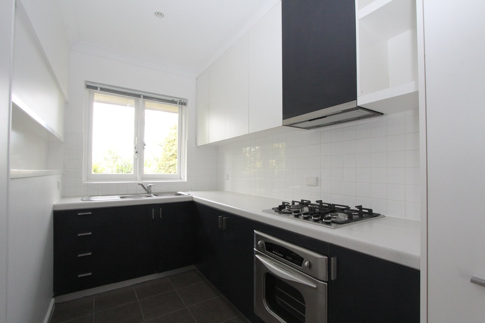 Real Estate and Property in 4/13A Hartpury Avenue, Elwood, VIC