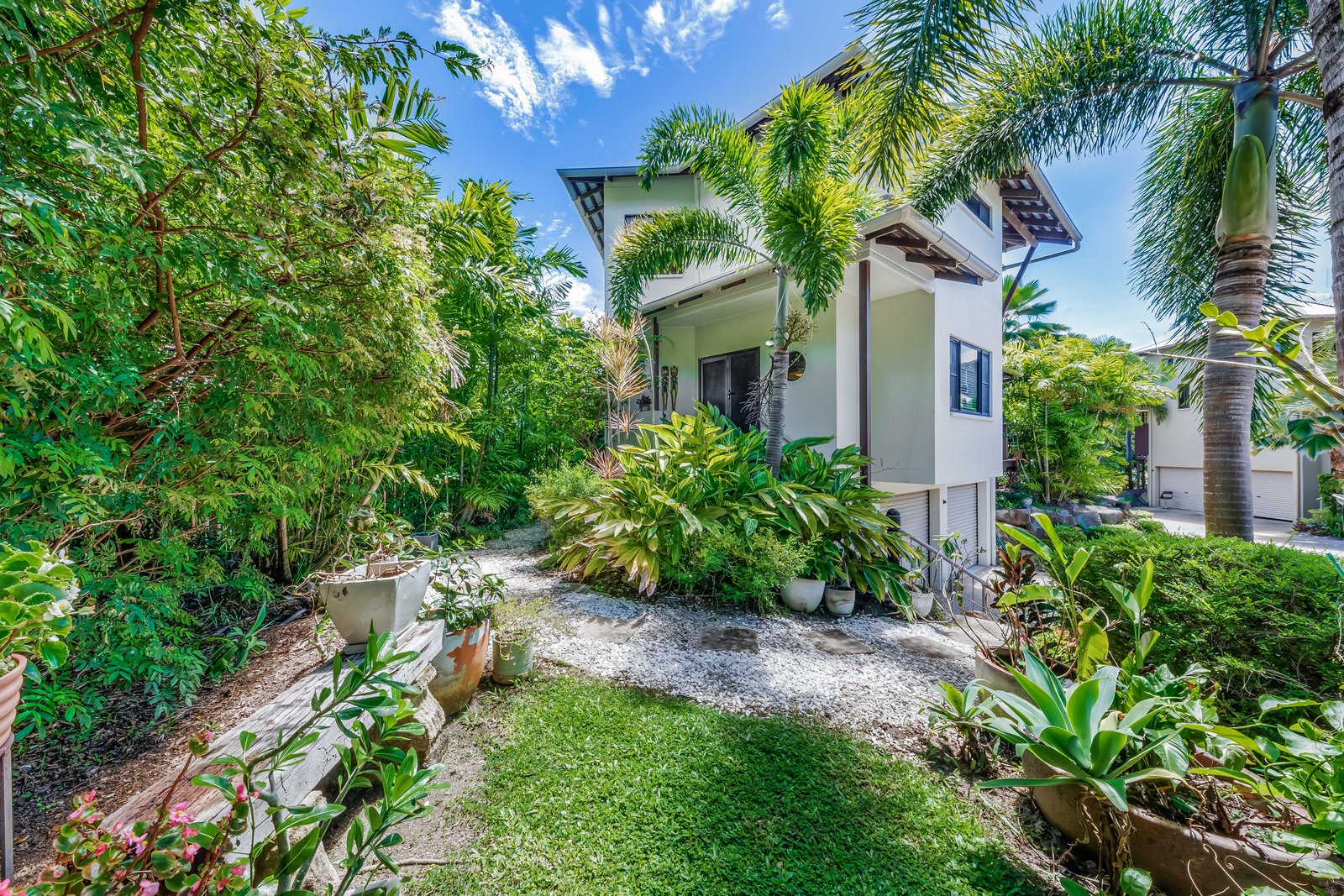 4/14 Altmann Avenue CANNONVALE 1