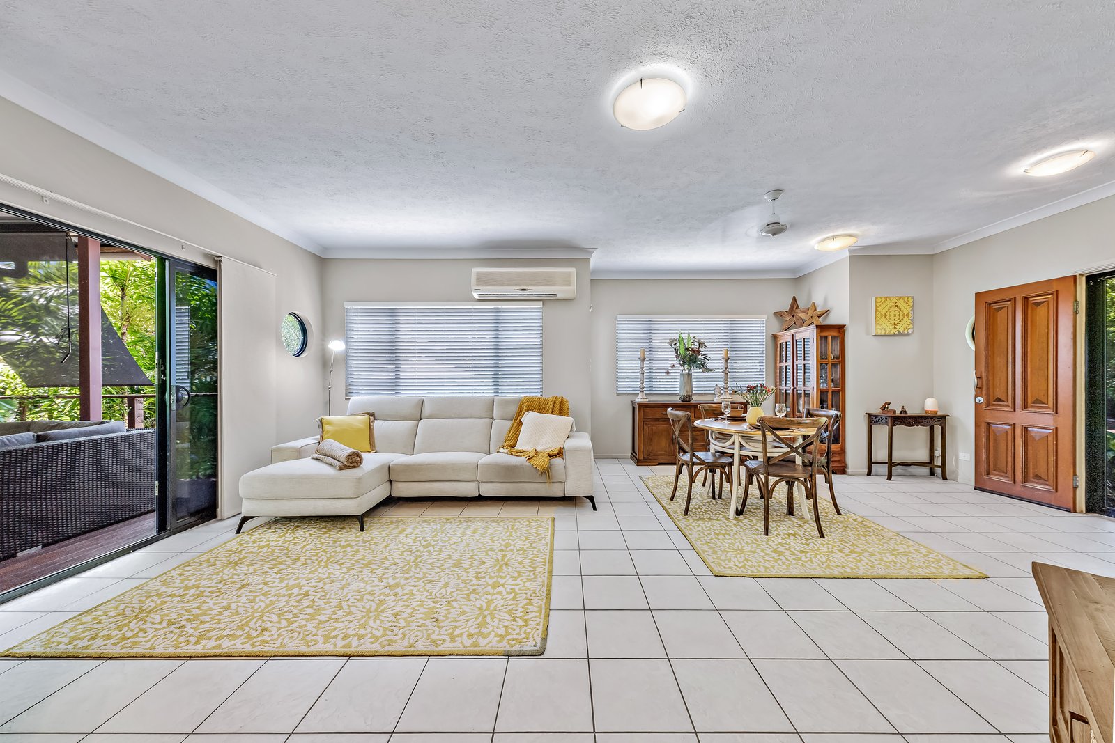 4/14 Altmann Avenue CANNONVALE 2
