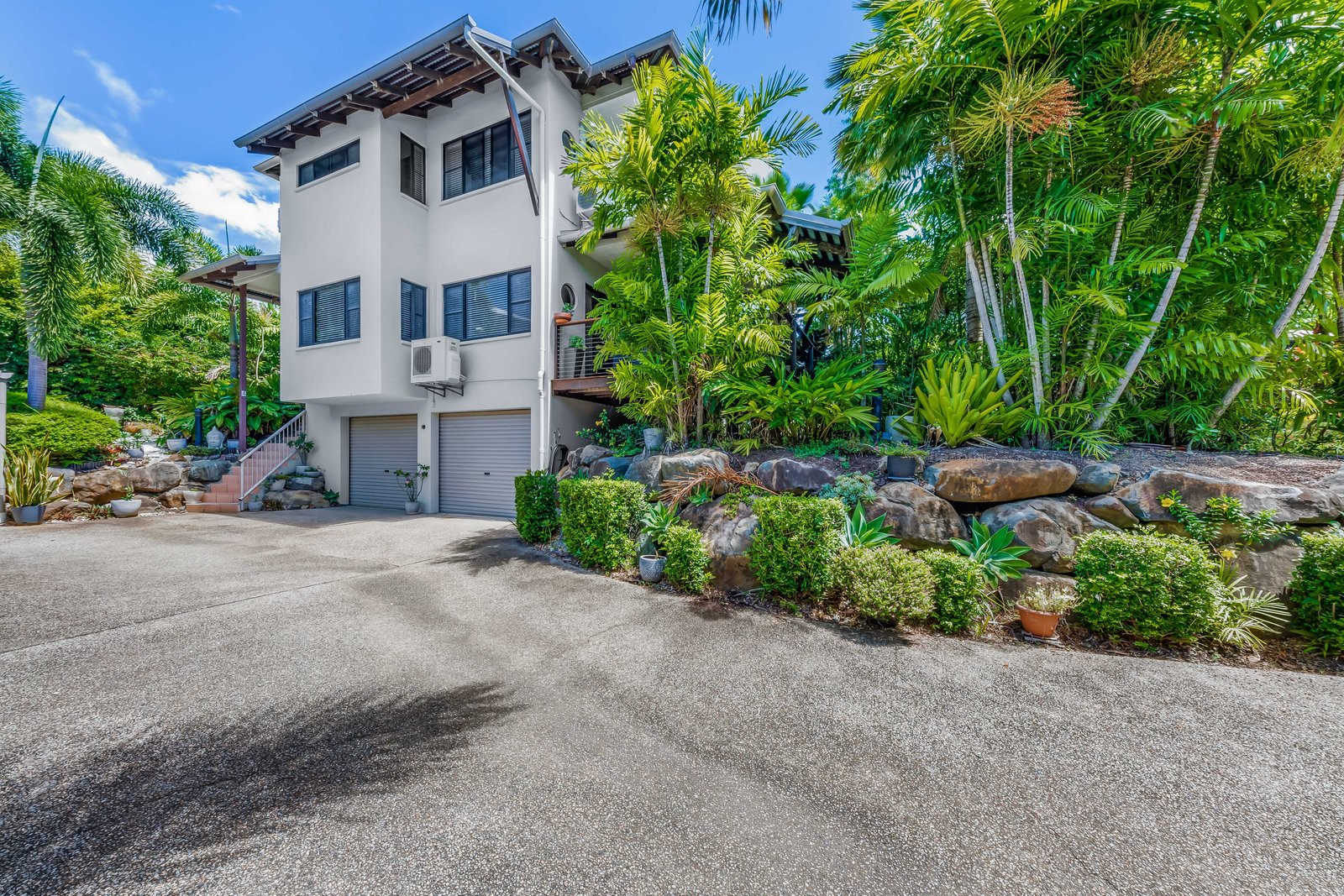 4/14 Altmann Avenue CANNONVALE 12