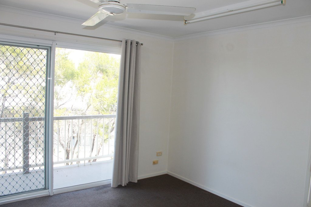 4/14 Beltana Drive BOYNE ISLAND 3
