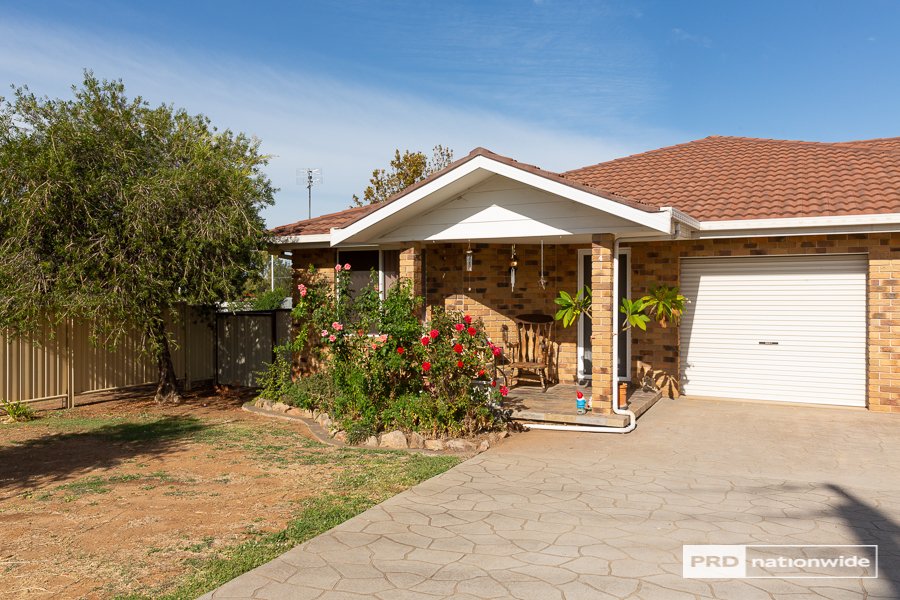 4/14 Cowper Close TAMWORTH 1