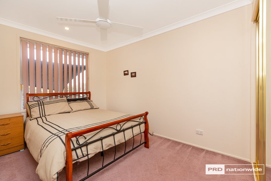 4/14 Cowper Close TAMWORTH 5