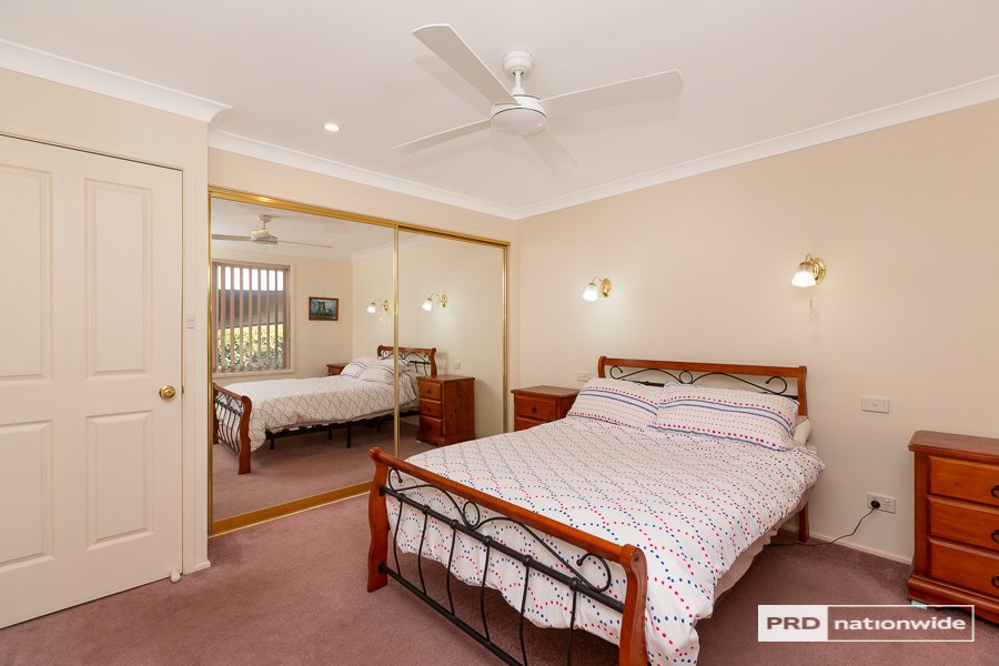 4/14 Cowper Close TAMWORTH 6