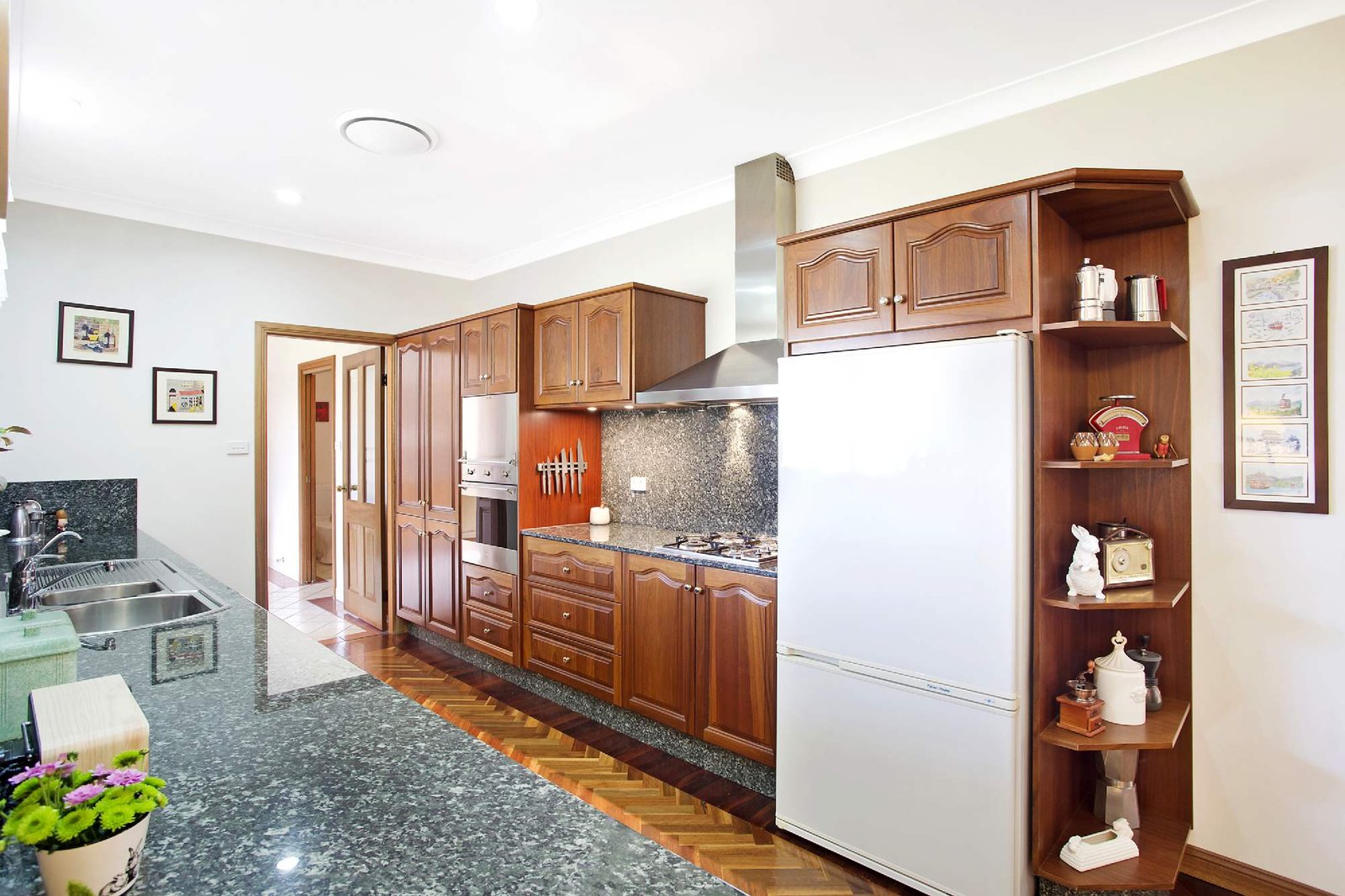 414 LUSKINTYRE Road LUSKINTYRE 10