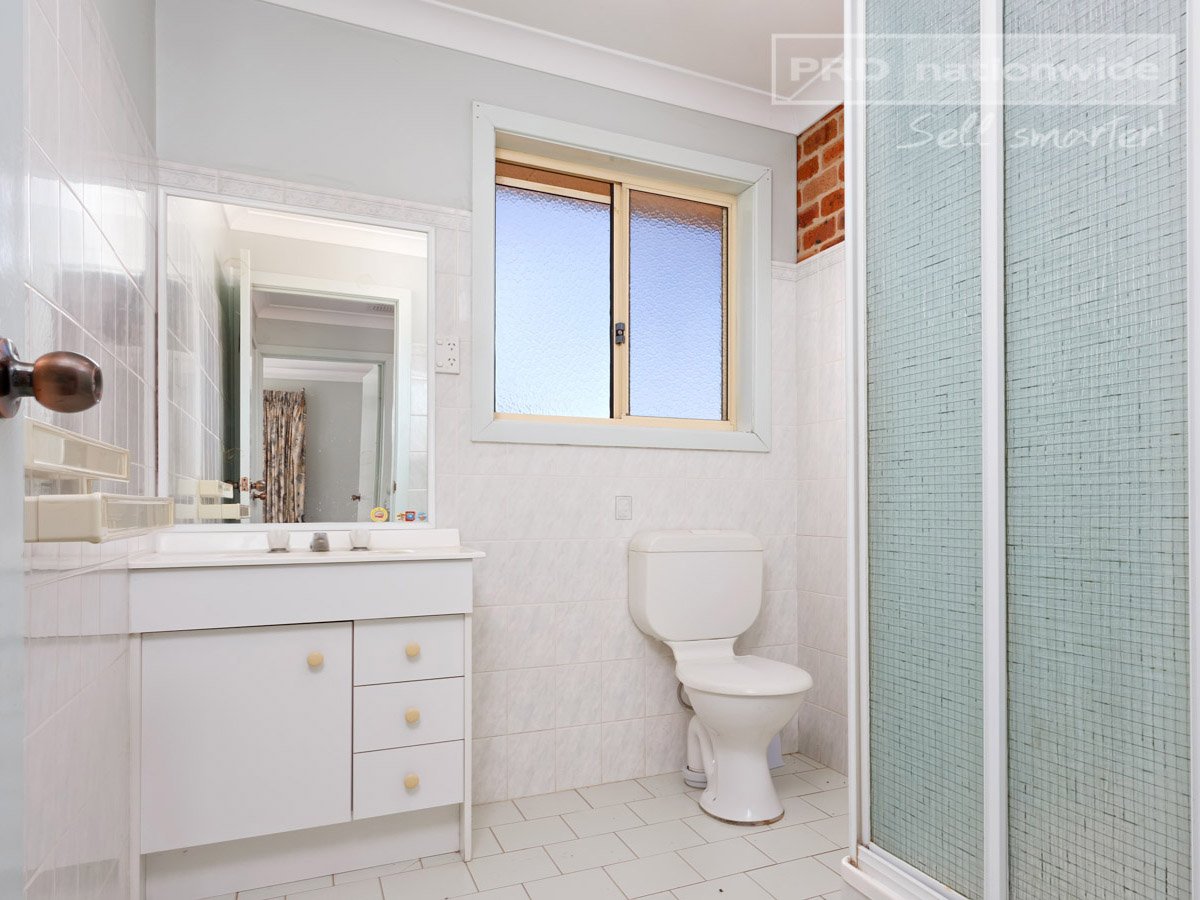 4/14 Wewak Street ASHMONT 7