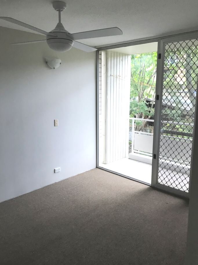 4/142-144 Ryan Street WEST END 5