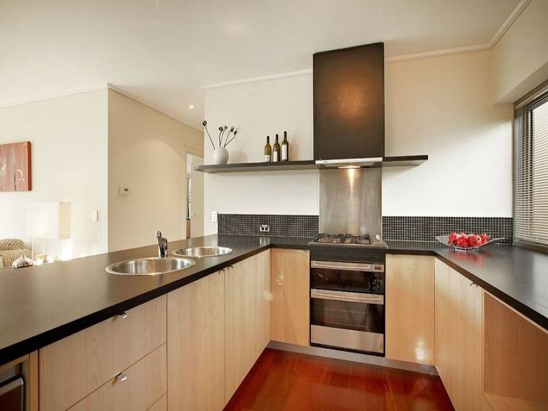 Gallery: 4/145 Beach Street