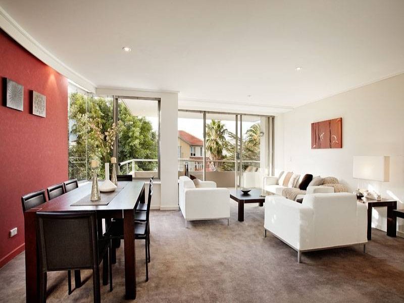Gallery: 4/145 Beach Street