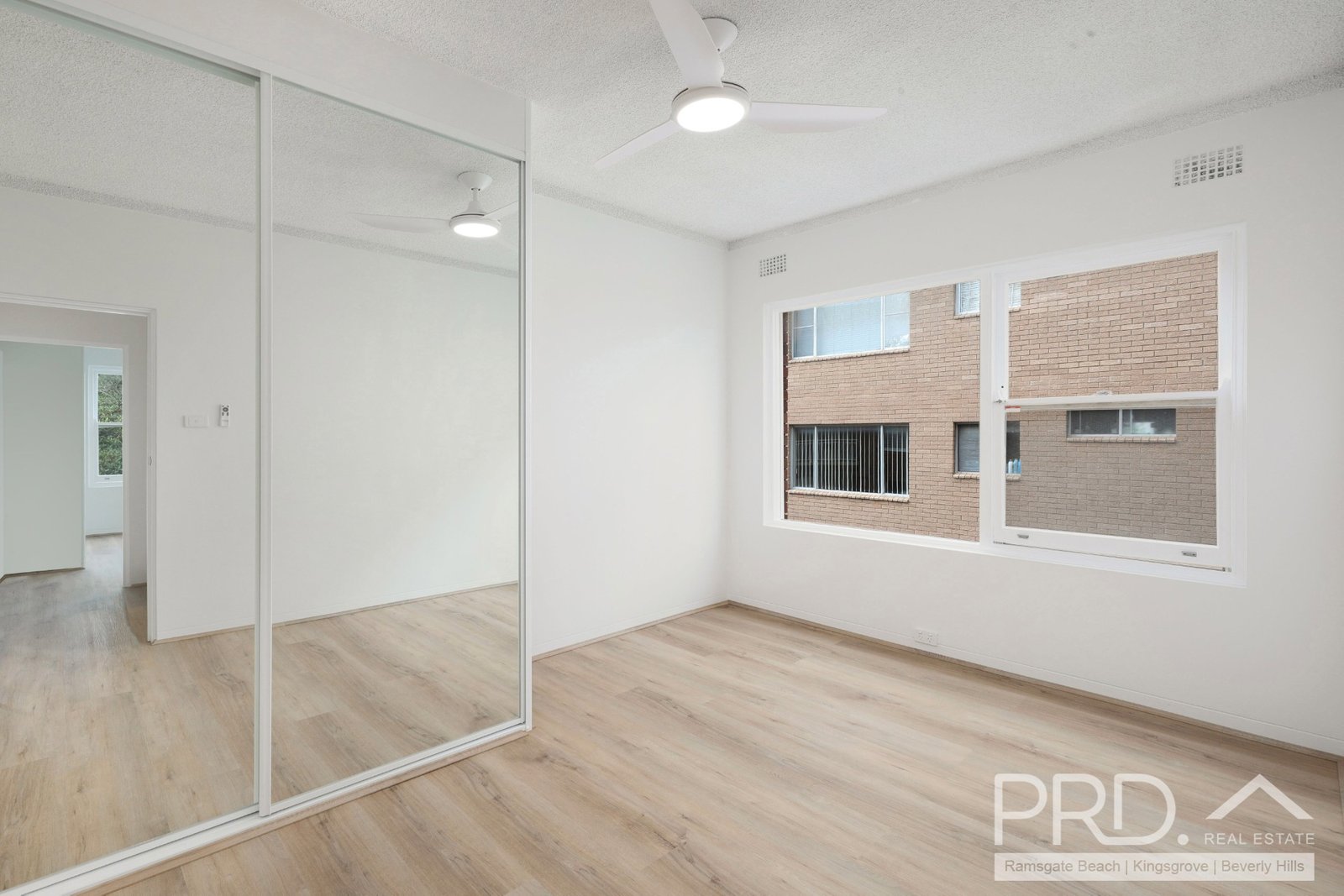 4/146 Russell Avenue DOLLS POINT 4