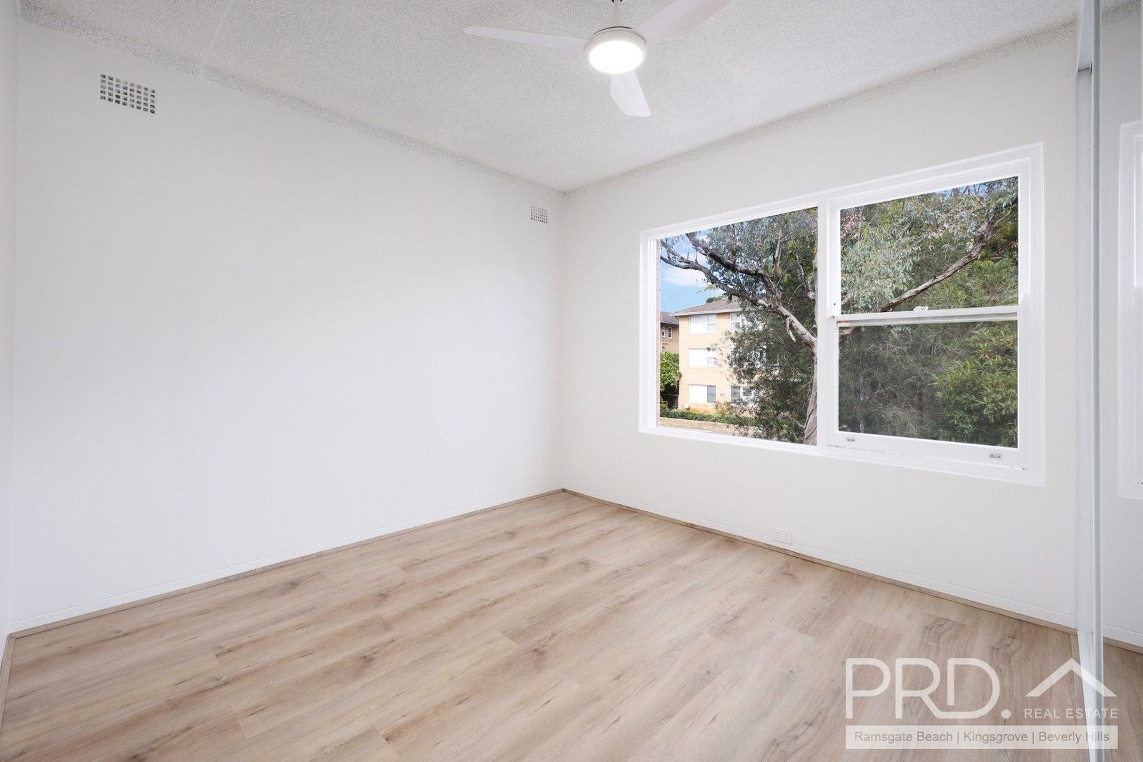 4/146 Russell Avenue DOLLS POINT 6