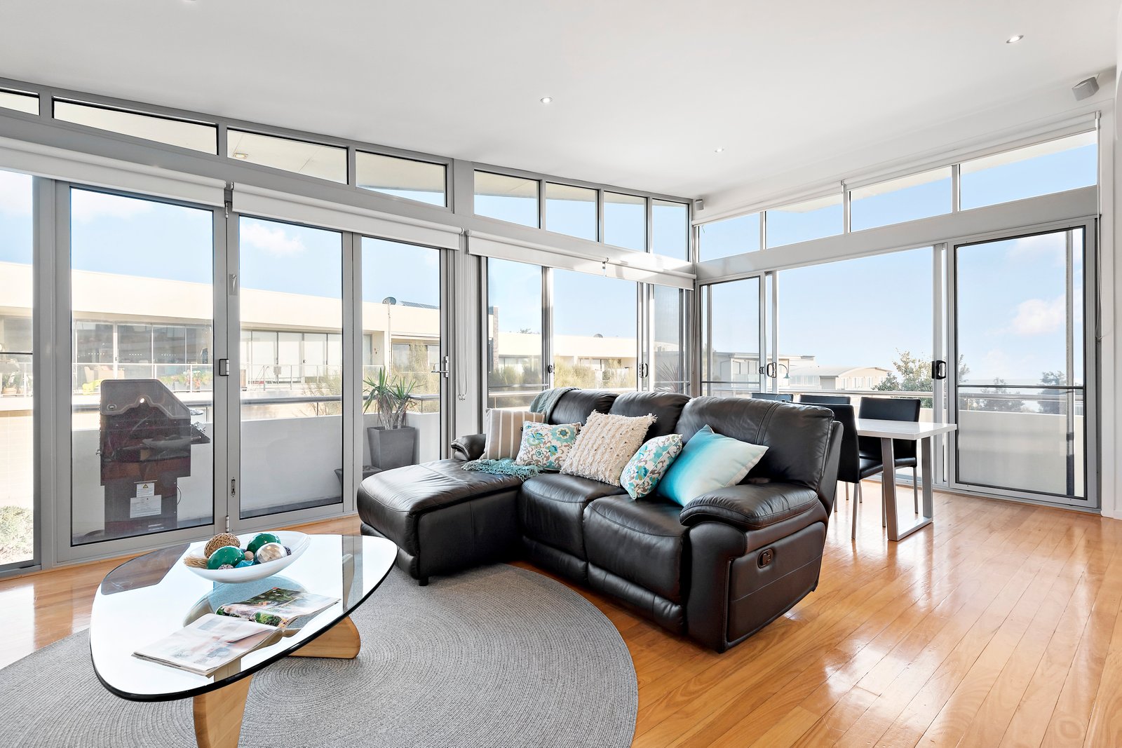 Gallery: 4/147 Nepean Highway