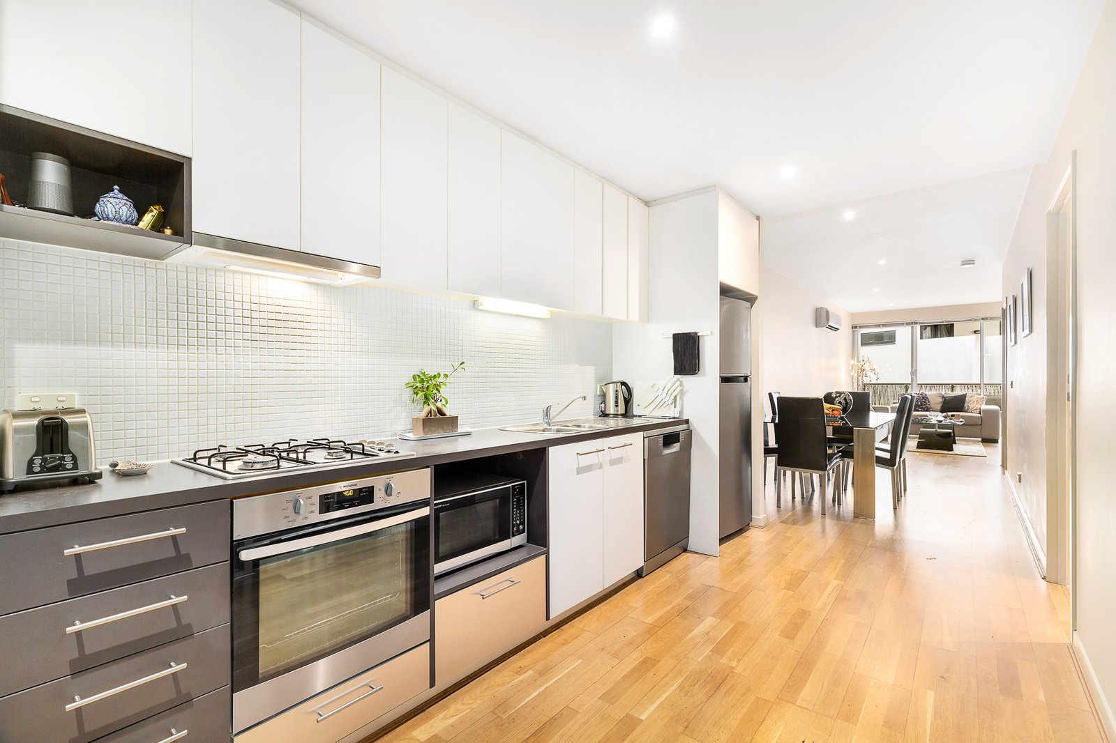 Gallery: 414/99 Nott Street