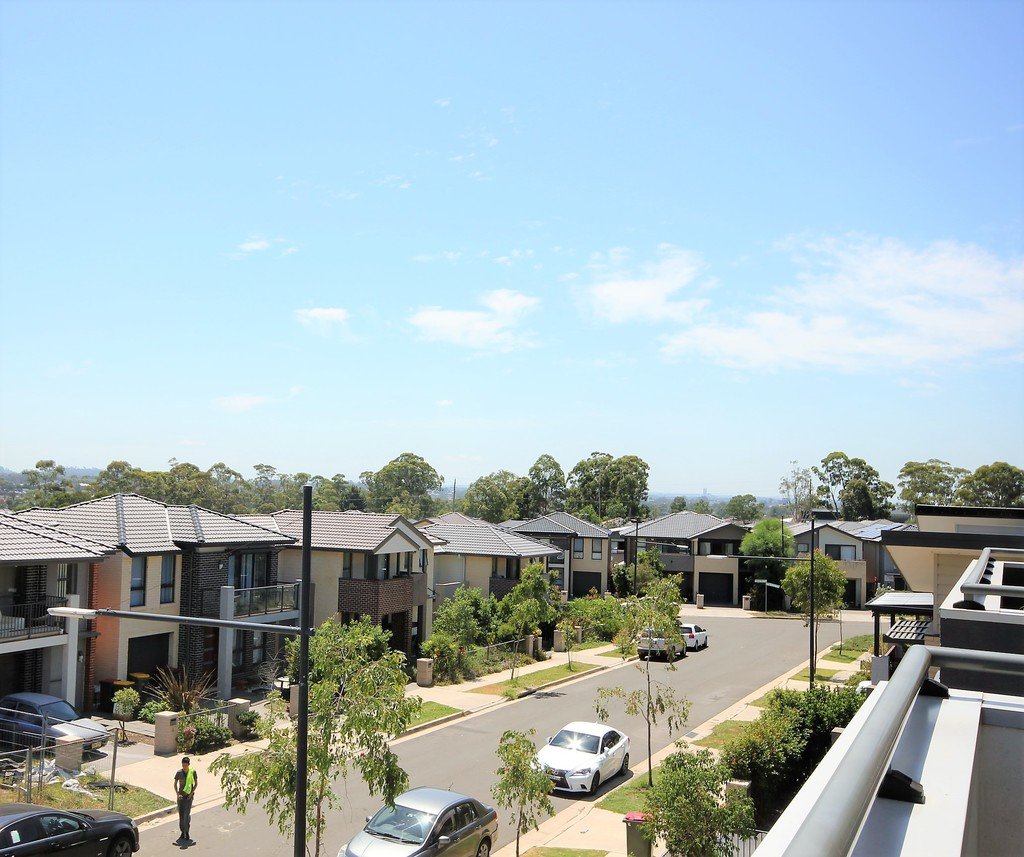 4/15-17 Birch Street BONNYRIGG 2