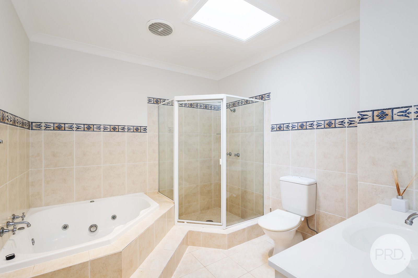 4/15 Krait Close NELSON BAY 16