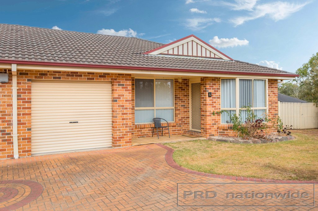 4/15 Proserpine Close ASHTONFIELD 1
