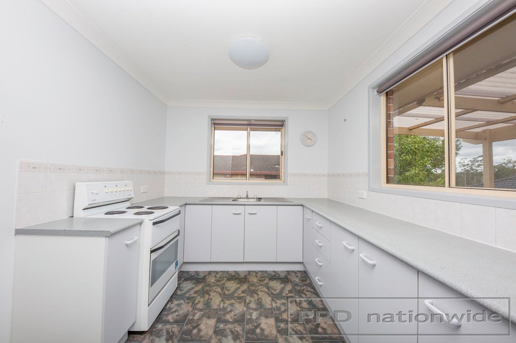 4/15 Proserpine Close ASHTONFIELD 2
