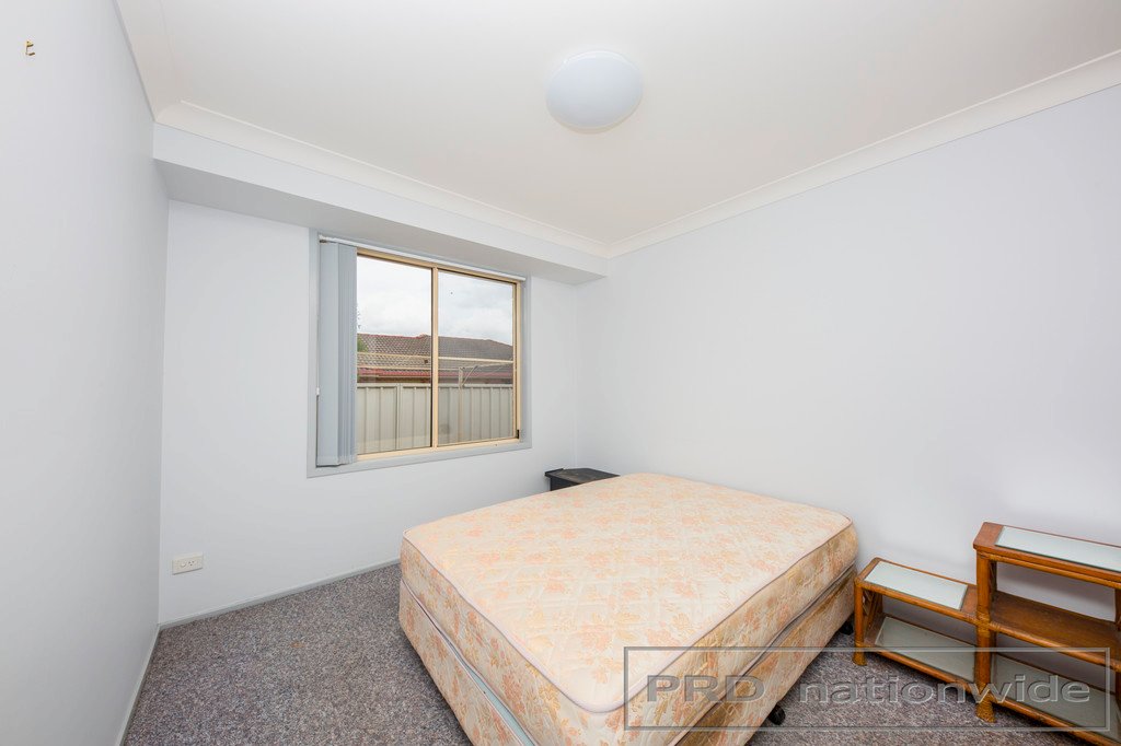 4/15 Proserpine Close ASHTONFIELD 7