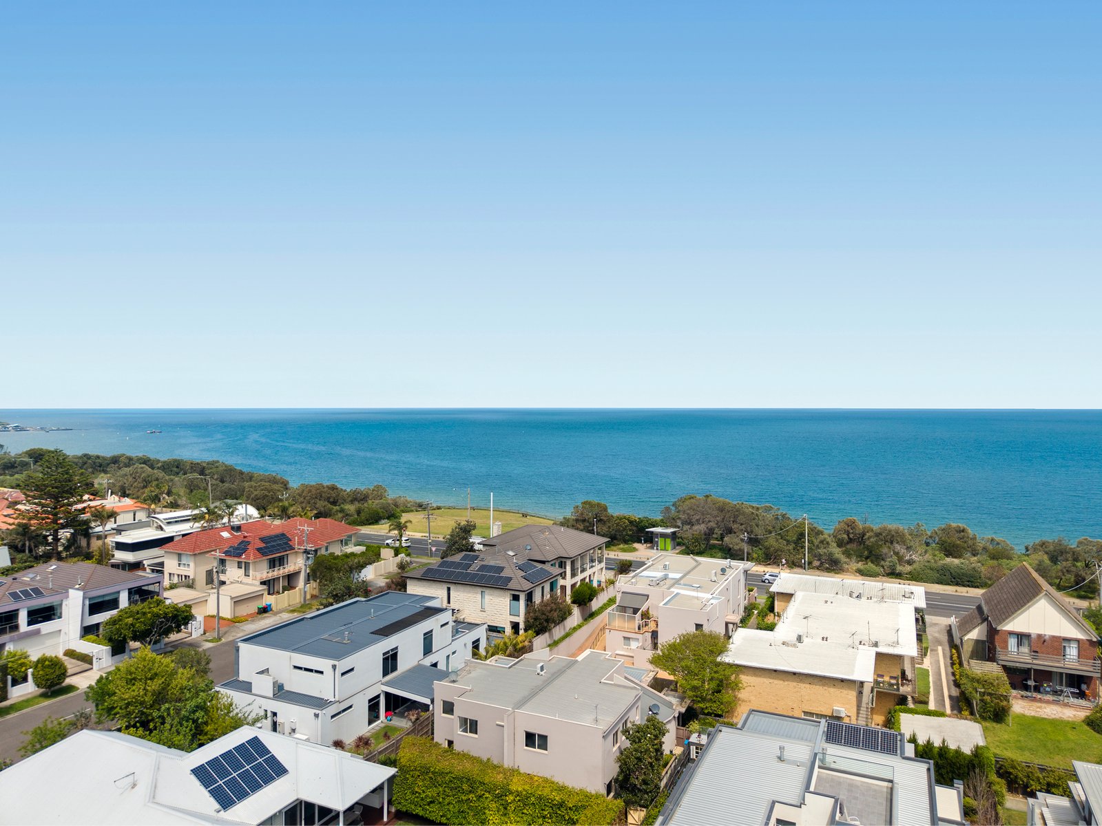 Gallery: 4/151 Beach Road